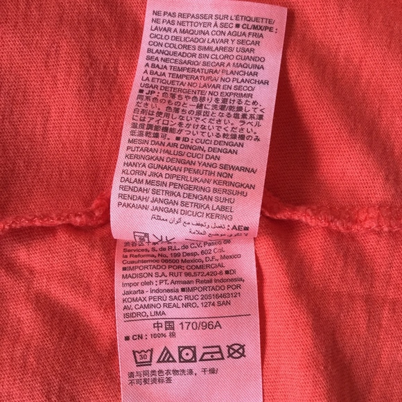 Old Navy Men Shirt. - Picture 5 of 5